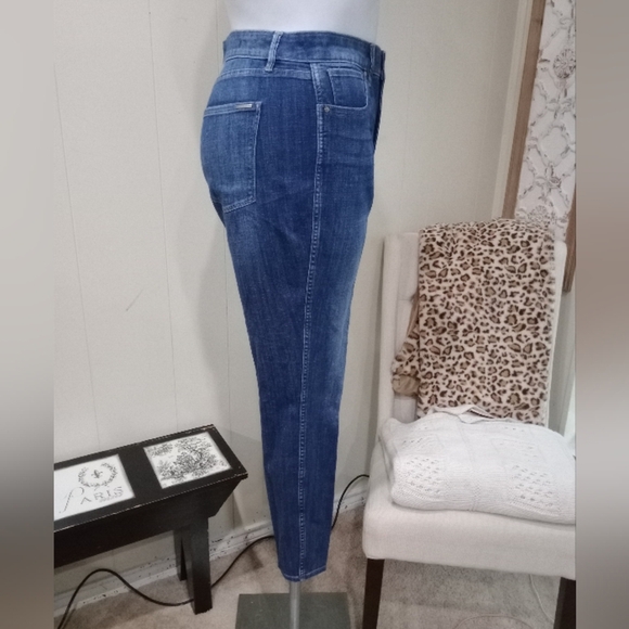 White House Black Market Woman Dark Wash Tapered Leg Denim High Rise Skinny Jean - Picture 2 of 13